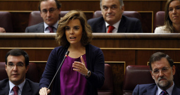 Soraya Sáenz de Santamaría durante su intervención en la sesión de control al Gobierno