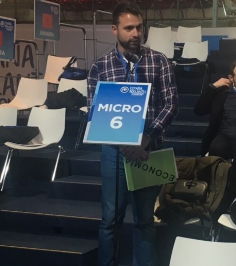 Álvaro Queipo Somoano, defendiendo la enmienda en defensa del carbón nacioanl, durante el 18 congreso del PP